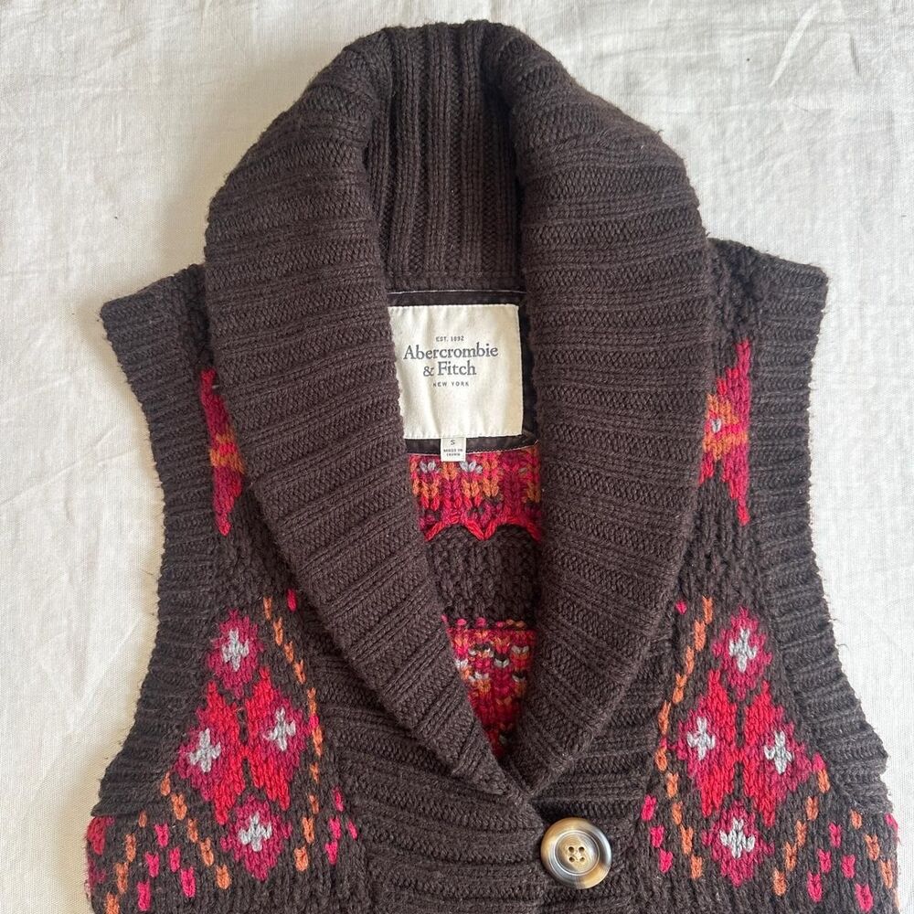 Abercrombie & Fitch Brown and Red Knit Sweater Vest Size Small - Picture 2 of 8